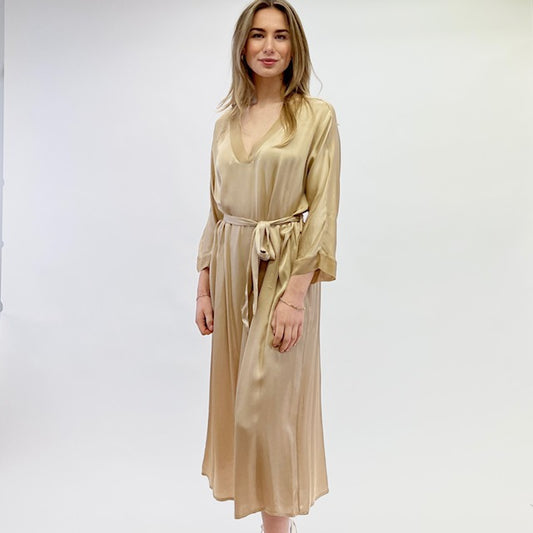 Joss Amsterdam Satin Midi Jurk – Champagne Goud met Ceintuur