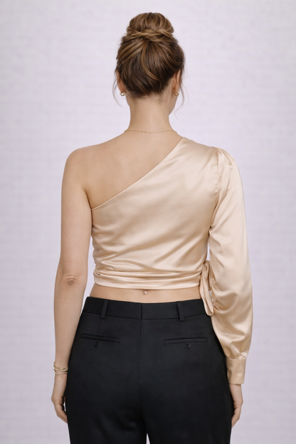 Satijnen One-Shoulder Blouse met Strik – Champagne